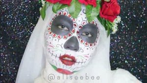 Sugar skull makeup, kolaborasi bareng ciwi-ciwi cantiks @iva_asih
@makeupdhe @monicaagustami

Video lengkapnya ada di Youtube Channelku ▶▶▶ #sugarskull #makeup #facepaint #allseebee #clozetteid #ibvsfx #indobeautygram