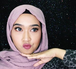 Ada yang nyadar nggak ya kalau kemaren aku nggak upload foto?

Hehehe 🙈

#day23 #100daysofmakeupchallenge #allseebee #clozetteid #beautyblogger #hijab #fotd