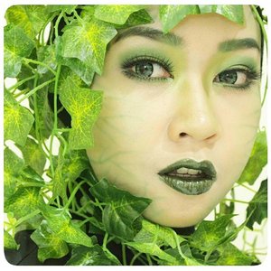 #throwback Poison Ivy makeup look. No face painting product, just eyeshadow. I also create the green lip gloss by using green + black eyeshadow + clear lip gloss 💋#poisonivy #makeup #beauty #green #allseebee #clozetteambassador #ClozetteID