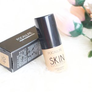 Finnaly I've tried this famous cheap foundation 😝! Is it good beyond the price? Read the review by click link on bio or bit.ly/focallurefoundation
.
.
.
#clozetteid #potd #cute #bblogger #like4like #instagood #flatlay #photooftheday #pinterest #l4l #f4f #beauty #beautyaddict  #beautybloggerid  #indonesianbeautyblogger focallure #makeup #foundation #makeupjunkie #makeupaddict  #femaledailynetwork