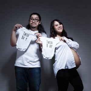 #DearNakNak Identical or not, you will always be the twins, and we will always see you both as individuals 💞#PuitikaPregnancy #maternityshoot#ClozetteID