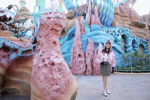 I'm curious about Ariel's feeling after she trades her voice for a pair of legs 🧜‍♀️ #ClozetteID #Tokyo #disneysea