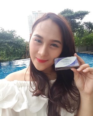 I'm in love with this Freshlook ColorBlends sterling grey.
It's perfectly blends with my eyes.
When i wear it my eyes turn brighter, the world became clearer, i can see you deeper, and suddenly my life feels better 💫

Let's join #FreshSelfieLook contest and show your true color 💖 @tria_dara @dyarrana #FreshLookID #ClozetteID
.
.
.
.
#softlens #color #freshlook #selfie #instaselfie