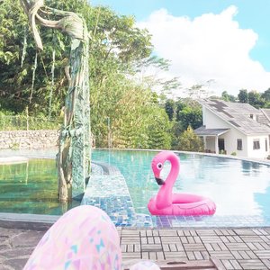 'You just have to be chill, everything will work out' ✨Have you read my new blog posting ? Let's talk about great place to escape @depadivilla 💃🏼Don't forget to visit my blog www.rimasuwarjono.com , or link on my bio 🌈....#placetogo #explorebogor #staycation #lifestyleblogger #blogger #bloggerstyle #bloggerlife #keluarsebentar #clozetteid
