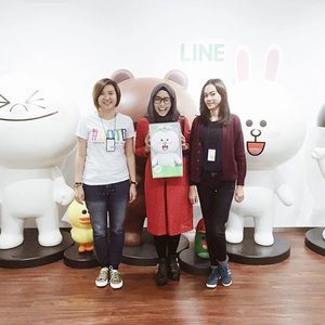With Fanny and Lisa from Line Indonesia. Thank you for having me and the cute Cony doll 😘 Complete story about it now up on my blog. Add my line account "@Ladyulia" (with @).Happy Weekend!.#clozetteid#lineindonesia#happy