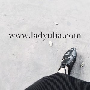 It is now official: www.ladyulia.com

Alhamdulillah. Thanks to all of you guys who helped me dediced the new name for my blog. Special thanks to @vickymelly for your help to make it officially www.ladyulia.com you are the best 😘

#clozetteid