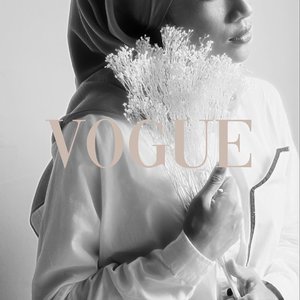 Join the trend #voguechallenge 🖤Meski gak Vogue Vogue amat 😝photo by @silmiaputri 😘-#clozetteid#voguechallenge