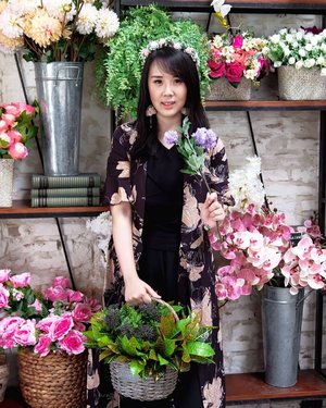 Bloom where you are planted 🌺💐🌺.Check out myculinarydiarycom.wordpress.com for more awesome post#flower #garden.......#ootd #photooftheday #beautifuldestinations #tbt #lookbook #lotd #wiwt #asian #fashionblogger #outfitoftheday #korean #ootdindo #monochrome #followme #minimalist #wiwtindo #instadaily #minimalism #flatlays #selfportrait #instafood #postthepeople #whiteaddict #interior #design #decor #architexture #clozetteid