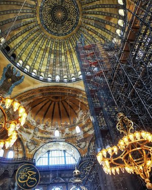 Always in awe whenever I see this picture of formerly a Church in Istambul.