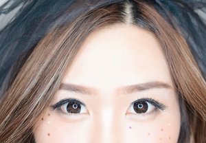 I look you straight in the eyes 👸🏻Anw this's the closer look for my halloween make up🕸Wearing the Newest koko black - Marble @x2softlens #sbybeautyblogger #sbbreview #sbbxx2