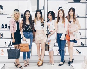 On Frame with Pretty Ladies attending @charleskeithofficial opening on Pakuwon Mall-Surabaya. Once again Congratulation ☺️.
•
•
•
#instagood #photo #instamood #instadaily #instalike #tagsforlikes #bestoftheday #jj #clozetteID #webstagram #tflers #life #fashion #blogger #cotd #tagsforlikes #beauty #travel #surabaya #GGRep #ggreptrend #beautyblogger #cgstreetstyle #food #beautybloggerindonesia #beautyenthusiast