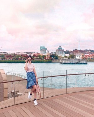 I find my self becoming greedy,Greedy for new experiences,New sights and cities.I've become an addict for adventures and I'm afraid there's no cure. #abellinSG #Singapore #clozetteid #cotd #abellwear