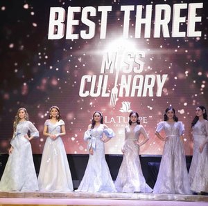 A night to remember ✨
Standing with 5 young and talented girls wearing @meliawijaya.official and @g.liem head piece for @jawaposculinary with @latulipecosmetiques_ 2019✨
Beyond blessed!! Thanks God for the chance 🙏🏻
Really grateful and i do thank you for everything 🙆🏻‍♀️
.
.
.
#jawaposmissculinarywithlatulipe #jawaposmissculinary2019 #missculinary2019 #MandiriJPCA2019 #latulipecosmetics #clozetteid