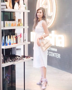 From yesterday, Attending the opening of @natashaskincare 100th branch on @beachwalk_bali Lt 3 🙌🏻 SPECIAL! "Enjoy 25% on treatment* and 15% for makeup* (brush included)!! "Woww~Isn't it great offer?!I already got consultation for FREE yesterday. Bring some products home and will try asap!! So what are you waiting for? ..#workwithtorquise #balibeautyblogger #clozetteid #bali #beautyinfluencer