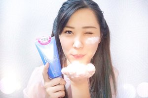Having so much fun while Cleansing my face with "Perfect Whip" from @senkaindonesia ☁️ It's So Fluffy like a cloud☁️It contains Silk Essence from White Cocoons and Double Hyaluronic Acid. 💁🏻How i make this:• Wash hands• Put 1-2 cm • Whirl" and add few drops of water• Taraa~ the foam it's doneJust for info, This product is no 1 in Japan. It's not just clean up all of my make up but also brighten and moisturize my skin✨Really Love it..💋Go and try this one out babes~@cynthiansunartio @fanny_blackrose @mgirl83 @chelsheaflo @mychella #abellreview#howbigisyourfoam #senkaindonesia #perfectwhipid #clozetteid #cotd #beautynesiamember #lykeambassador