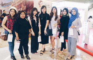 Still from yesterday w/ this pretty ladies on @cliniqueindonesia #mixandmatte 
#instagood #photo #instamood #instadaily #instalike #tagsforlikes #bestoftheday #jj #clozetteID #webstagram #tflers #life #fashion #blogger #cotd #tagsforlikes #beauty #travel #surabaya #GGRep #ggreptrend #beautyblogger
#beautybloggerindonesia #beautyenthusiast