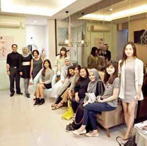 Still having fun when strolling around the @puraformaclinic ☺️ with @sbybeautyblogger and @womanblitz Thank you for having us!! Event report will be posting soon (details about the event) 😊
For now read my hair transformation "Lavender touch" on the link on my bio #sbbxpuraforma #beautyblogger 
#instagood #photo #instamood #instadaily #instalike #tagsforlikes #bestoftheday #jj #clozetteID #webstagram #tflers #life #fashion #blogger #cotd #tagsforlikes #beauty #lifestyle #ootd #woman #GGRep #ggreptrend