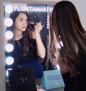 Beauty's not just what you see in the mirror,but what you feel about yourself. 😊
📸 taken when on Beauty class by @puspitamarthaid see more by click link on my bio...:) #sbbxpuspitamartha 
#beautyblogger #instagood #photo #instamood #instadaily #instalike #tagsforlikes #bestoftheday #jj #clozetteID #webstagram #tflers #life #fashion #blogger #cotd #tagsforlikes #beauty #lifestyle #ootd #woman #surabaya