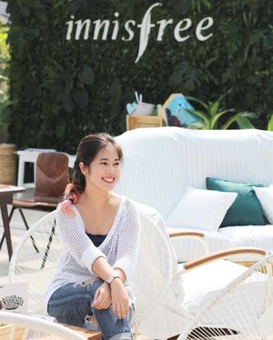 Thanks @tiffanikosh for capturing this candid side of me. And also for braiding my pink ombre although now it's no longer pink. 😘😘😘
#innistagram
#innisfreeindonesia
#innisfree
#clozetteid