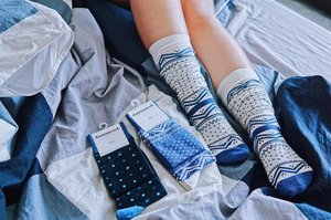 It's great to finally be at home again. 🤗 During my recent trips, I'm so happy to bring these three comfy @doormindsocks with me. I wore it during trip, even in my sleep and in my flights! (You must know how cold it is inside the planes). 🙈 And I heard that they just got new designs! Check 'em out. 😉
📸: @deahamdan 
#thejournale 
#thejournalejourney 
#clozetteid