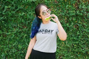 You know, BAD DAY Pasti Berlalu. Keep calm and eat your watermelon! 🍉
Have a nice weekend! 😎
📸: @mjessicay 👚: @harga.diri 
#thejournale #thejournalejourney #clozetteid
