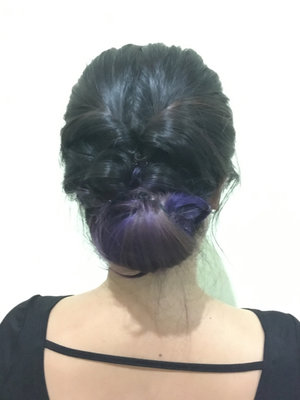 My simple violet ombre updo done my lovely sister. 💜💜💜
#ClozetteID #StarClozetter