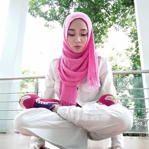 #clozetteid #ootd #hijab pink on white