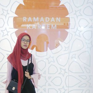 Ramadhan Kareem!
.
.
#clozette #clozetter #clozetteid #ramadhan #ootd #ramadhan2017 #hijabootdindo #hijabstyleindonesia #RamadhanLyfe