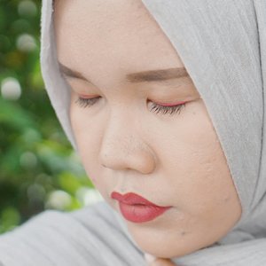 Yang gincu merah jangan sampe lari! Gak lari kok, mau nungguin abang aja biar dapet angpao 😁
.
.
Detail ada di blog yah, seperti biasa klik aja link yang ada di bio!
.
.
@bloggerceriaid #BloggerCeriaMakeUpCollaboration #LunarNewYear #clozette #clozetteid #clozetter #style #hijabootdindo #lunarstyle #casualstyle #redlipstick #beauty #beautyblogger #lifestyle #makeup #simplemakeup #dailymakeup