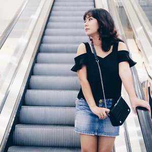 When the escalator temporarily become stairs.... .
.
.
.
.
.
.
#clozetteid #escalators #stairphotography #instagramindonesia #blacktop #jeanskirt #casualoutfit
