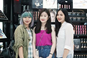 Earlier today at the launching of @absolutenewyork_id 😍❤ #AbsoluteNewYorkID #MakeupUnited ( thanks for the pic @gianciana :3 & nice to meet you girls @japobs & @jennitanuwijaya 💕 ) #ABSOLUTENEWYORKINDONESIA #AbsoluteNY #ANY #ANYxClozetteIDReview #ClozetteID