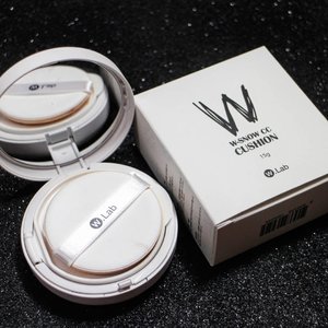 Just drop a new post! It's a full review of W.lab W-Snow CC Cushion. Link is on my bio, please kindly check it out ^^ •
•
•
•
•
•
#charis #hicharis #charisceleb #charisofficial #koreanmakeup #kbeauty #wlab #wlabcccushion #wsnow #wsnowcushion #cccushion #beautyblogger #beautynesiamember #bloggerceriaid #clozetteid