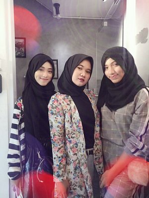 with 2 beautiful girls... 👭




#ClozetteID