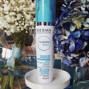 Say hello to the most popular serum in France, Hydrabio Serum from @bioderma_indonesia ! The concentrate will generate instantly and boost hydration on your skin and surely it suitable for sensitive skin .
.
.
#bioderma #biodermahydrabioserum #biodermahydrabio #lastinghydration #clozetteid