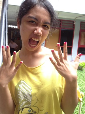 You can rock everything with pink and yellow! \m/ #RevlonParfumerie #ClozetteID @RevlonID