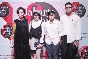 Blackfriends at Jakarta Fashion Week.
#ClozetteID #fashiondesigner #fashiondesignerslife #fashiondesign #fashiondesignerindonesia #fashion #notafashionblogger #fashionpeopledo #jfw2017