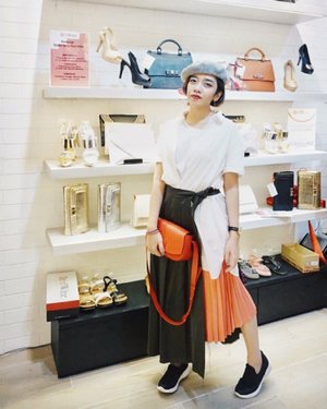 Rockin' @redwineshoes sneakers and @akaneshoes bag for their Store Opening at @csbmall - Cirebon.
.
.
.
#clozetteid #mood #fashion #art #fashionpeople #fashionpeople #fashiondesigner #fashiondesignerindo #fashiondesignerslife #ootd #ootdindonesia #ootdindo #fashionblogger #blogger #bloggerstyle #fashiondiaries #lookbookindonesia #lookbook #lookbookindo #instastyle #instadaily #igdaily #me #selfpotrait #potd #wiwt #lookoftheday