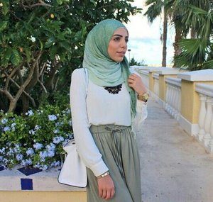 Minty hijab-nya fresh banget.. Pic source : pinterest.