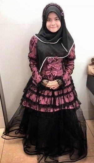 lolita hijab cosplay