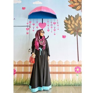 Can't stand to not take a picture in front of this cute wall 😁😆 💝Candy dress series black-blue #kays_gallery #whatiwore #hotd #clozetteid #latepost #hijabfashion