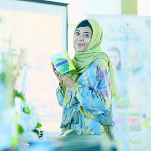 Hari ini hadir di event meetup blogger Maakassar, ngobrol sehat bebas worry bersama @hijup dengan dukungan @womanhealthypedia softex daun sirih..Ini pembalut wanita yang tanpa bahan kiima, natural higiniese, dan pembalut kewanitaan pertama di Indonesia yang bersertifikasi HALAL. ..#HIJUPxSoftexDaunSirih #BersihSehatBebasWorry #HijupBloggersMakassar #RamadhanRayaHIJUP #clozetteid