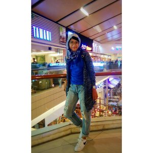 Dark blue cloudy 🌀💙💙💙#smile #Jakarta #jakartahariini #photooftheday #anakmall #clozetteid #ootd #outfitoftheday #imwearing #style #everydaymadewell #mystyle #myoutfit #fashion #streetstyle #fashiondaily #lifestyle #selfie #hijabers #blue #casualblue #rippedjeans #rippedjeansforhijaber #koreanstyle