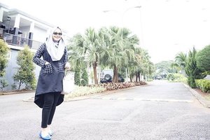 I was reminded that my blood type is Be Positive. 😊 i am wearing #FiryalTop from @rjbyroswitha newest collection #LaLigneCollection.#ootd #hotd #myrosylook #rjladies #rjloyalcustomer #clozetteid #ootdhijabindo #chichijab #hijabfashion