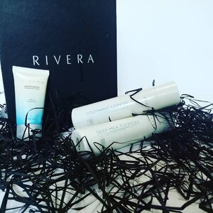 Perawatan wajah agar lebih cerah? Ini mungkin solusinya! Aku udah coba produknya 2 minggu dan yes bikin kulit kusam hilang! ❤

bit.ly/rivera-feelingnew or click link on my bio!

#vinasaysbeauty #VSBxRivera

#BBBxRivera #balibeautyblogger #RiveraCosmetics