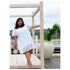 Vina, 17 tahun (?), single but not that available.

#vinaootd
.
.
.
#bigsize #bigsizeootd #bigsizeindonesia #plussizefashion #plussizeindo #ootdindo #clozetteid #bali #ootdindo #outfit #outfitoftheday #chic #balinese #smile  #hotelinbali #rooftop #whitedress