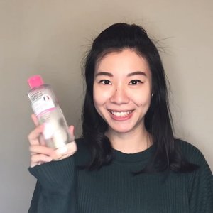 I always take things seriously when it comes to clean dirts and makeup on my face.
Evoluderm Micellar Water is my new favourite because:
🌸 Alcohol Free
🌸 Paraben Free
🌸 Contains citric acid and hydrogenated castor oil to remove dead skin cells
🌸 Gentle for sensitive skin (even if you rub often)
___
Where do you can get this? @evoludermid products available at all @guardian_id stores and @kaycollection 💕
Detailed review available on my blog, just click the link on my bio or head to https://angelworlds.wordpress.com/2018/04/11/evoluderm-micellar-water-and-face-mist-review/
___

#projectcollabswithangelias #beautygram #indobeautygram #clozetteid #evoludermfacemist #evoludermmicellarwater #evoluderm #skincarereview #bloggersurabaya #surabayablogger #beautyblogger #lifestyleblogger #indobeautyblogger #ivgbeauty #makegirlz