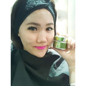 Just arrived at home! :D Trying the new @glamglow_ind powermud today ♡ smells like apple and it has cooling sensation ( ´ ▽ ` ) 
#glamglow #powermud #selfies #selfie #selca #me #girls #potd #fotd #beautyevent #clozetteid #clozettedaily #beautyblogger #beautybloggerindonesia #indonesianbeautyblogger #bblogger #blogger #instabeauty #instagood #instafamous #skincare #beauty #makeup