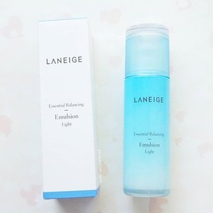 Current favorite emulsion 💧 Review is up on pinkuroom.com 💙
.
#pinkuroomreview #laneige #emulsion #skincare #bbloggers #beautyblogger #clozette #clozetteid