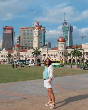 #clozetteKLilingKL #travelblogger #traveler #kualalumpur #malaysia #womantraveler #sheisnotlost #discoverKL #timeoutKL #passionpassport #iamhere #clozetteid