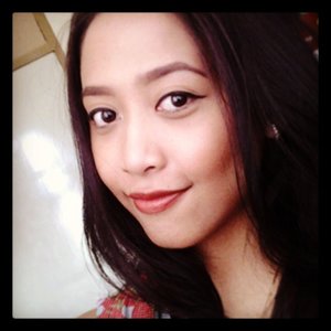 One swipe, and feel better!

#clozetteid #manori #maroon #maroonlip #redlip #beauty #indonesianbeautyblogger #smile #selfie #clozetteidgirl